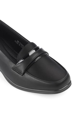 حذاء كعب متوسط طبي مغلق بشريط عريض بدون لمعة