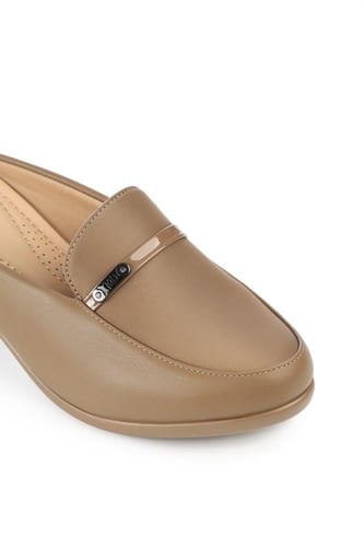 حذاء كعب متوسط طبي مفتوح من الخلف بكعب منفصل وبدون...