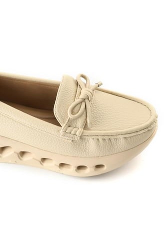 حذاء فلات كاجوال طبي كعب متوسط مزين بشريطة بشكل في...