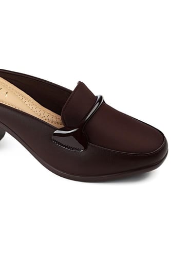 حذاء كعب متوسط طبي مفتوح من الخلف بدون لمعة وكعب م...