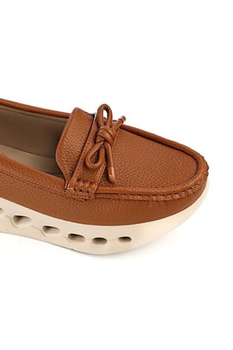 حذاء فلات كاجوال طبي كعب متوسط مزين بشريطة بشكل في...