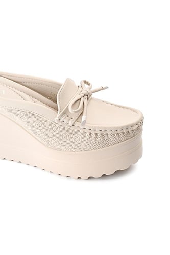 حذاء كعب عالي طبي سابو مفتوح من الخلف يتوسطه شريطة...