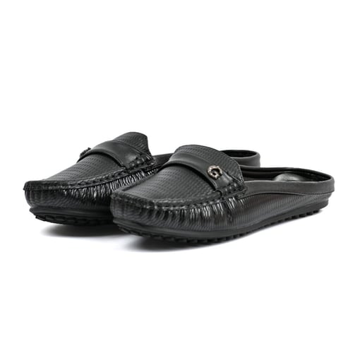 حذاء فلات طبي نسائي مفتوح من الخلف مزود بشريط جلدي...