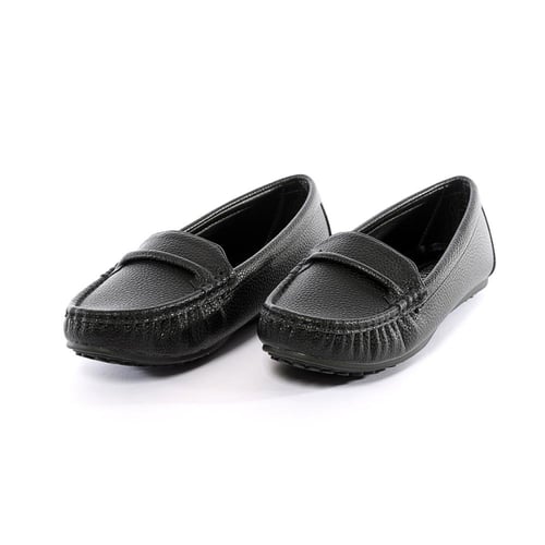 حذاء فلات طبي كاجوال مغلق بلمعة يزينه حزام جلدي رف...