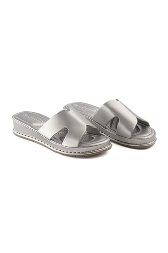 حذاء صيفي طبي أنيق فلات بمقدمة عريضة بدون لمعة