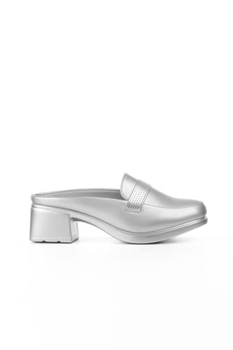 حذاء كعب متوسط طبي مفتوح من الخلف بلمعة وكعب منفصل...