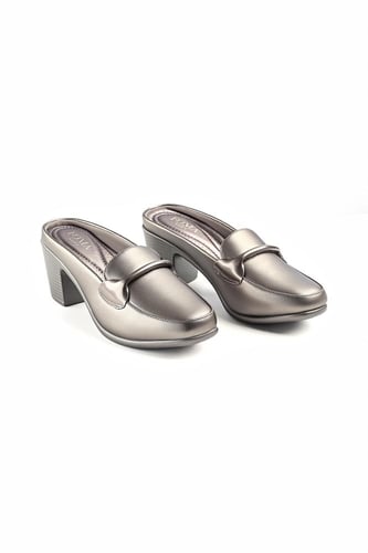 حذاء كعب متوسط طبي مفتوح من الخلف بدون لمعة وكعب م...