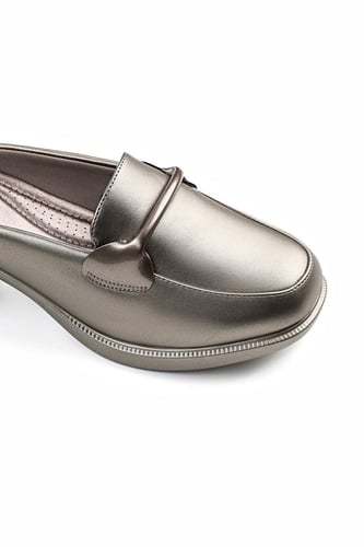 حذاء كعب متوسط طبي مفتوح من الخلف بكعب منفصل بدون...