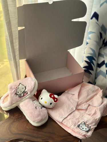 بجامة هيلو كيتي وسليبر وكوب