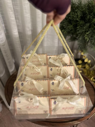 بوكس شفاف مع ٨ علب بثيم العيد