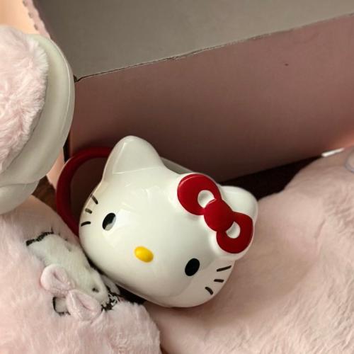 أكواب هيلو كيتي