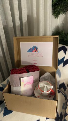 بوكس مع شال وكوب سراميك فخم