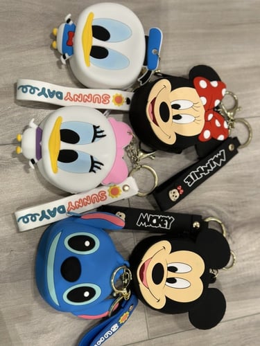 محفظة وميدالية ميكي