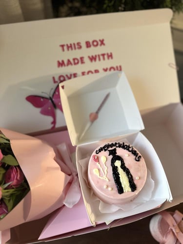 كيك ٤ إنش مع شمعة