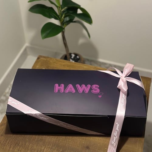 بوكس الورد + كيك ٤ إنش