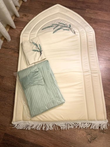 أطقم صلاة مطرزه ٣ قطع