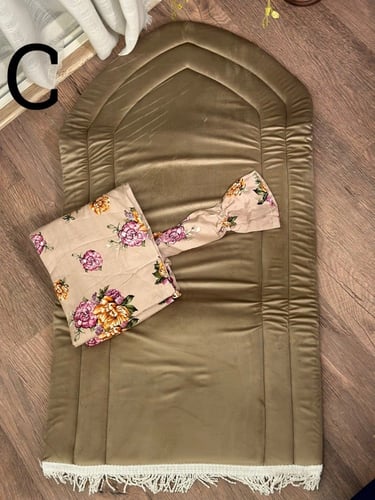 أطقم سجاد وشرشف صلاة