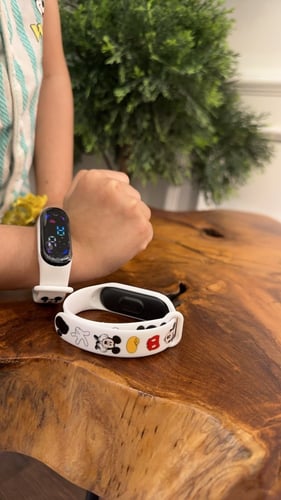 ساعة بشخصيات ديزني