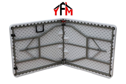 طاولة فايبر ابيض قابلة للطي 152*71