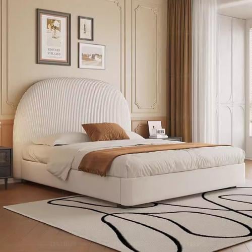 Bed with elegant design