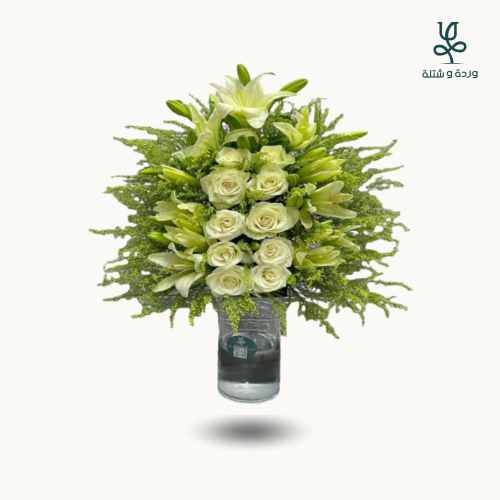 فازة ورد ليليوم مع شكولاتة