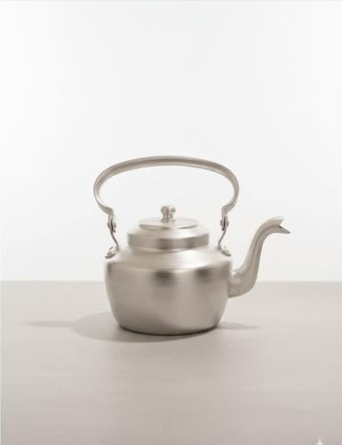 ابريق معدن تراثي