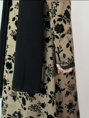 with Black Floral Print Rose Beige 🌸