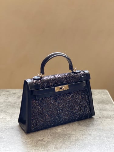 حقيبة يد نسائية