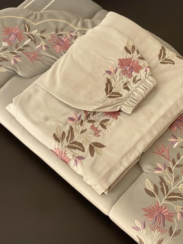 سجادة و شرشف صلاة