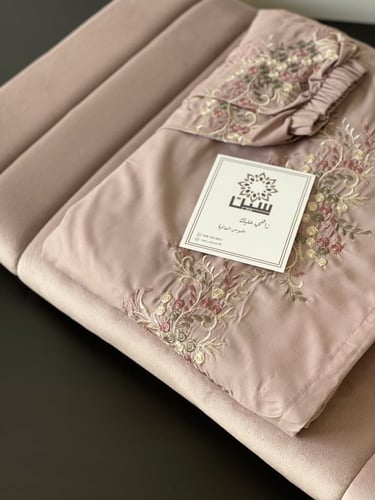 سجادة و شرشف صلاة