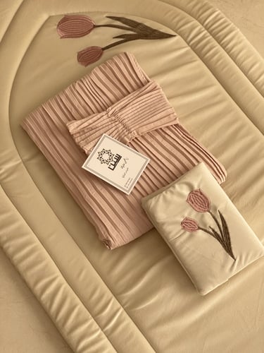 سجادة و شرشف صلاة