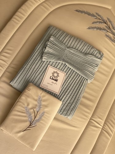 سجادة و شرشف صلاة