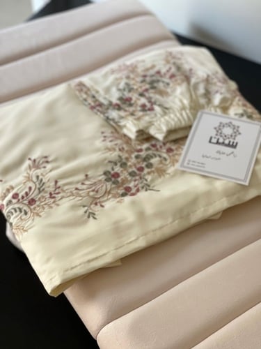 سجادة و شرشف صلاة