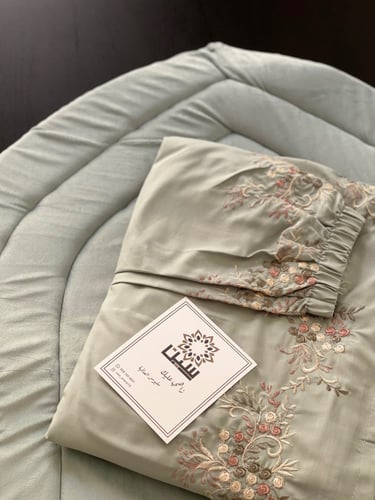 سجادة و شرشف صلاة