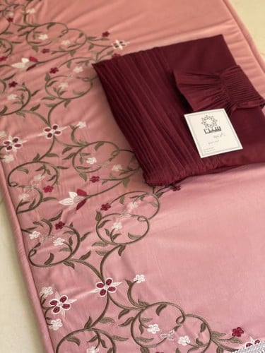 سجادة و شرشف صلاة