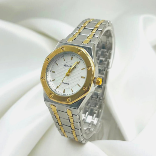 ساعة نسائية مميزة- ماركة ( NEW LATINA )