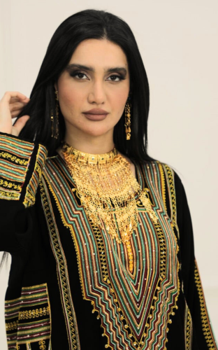 عقد مع حلق يوم التأسيس مميز
