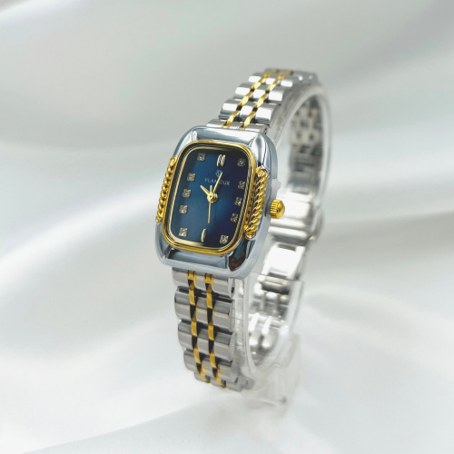 ساعة نسائية مميزة - ماركة ( VLAMOUR )