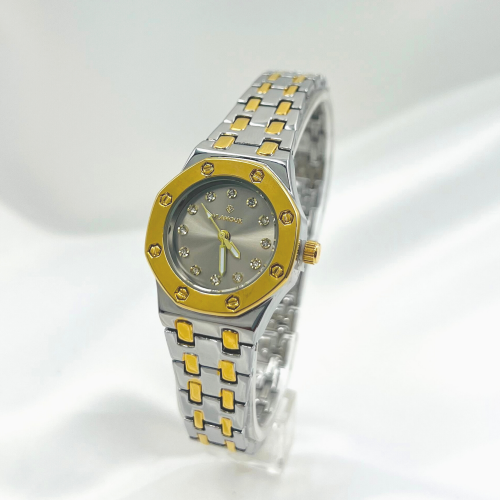 ساعة نسائية جذابة - ماركة ( VANTOM )