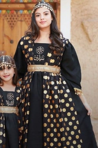 فستان نسائي يوم تأسيس