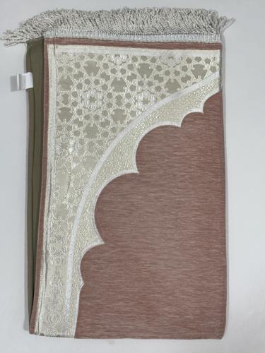 سجادة مبطنه 1 cm اللون لحمي