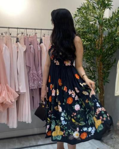 فستان اسود مورد