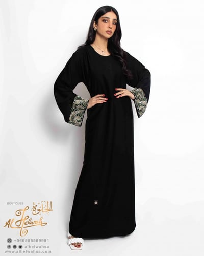 عباءة مطرزة كريب كم ياباني موديل مقفول