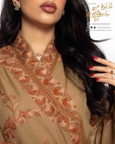 روب صوف تطريز يدوي كشميري (بني)