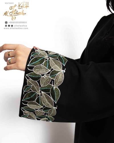 عباءة مطرزة كريب كم ياباني موديل مقفول