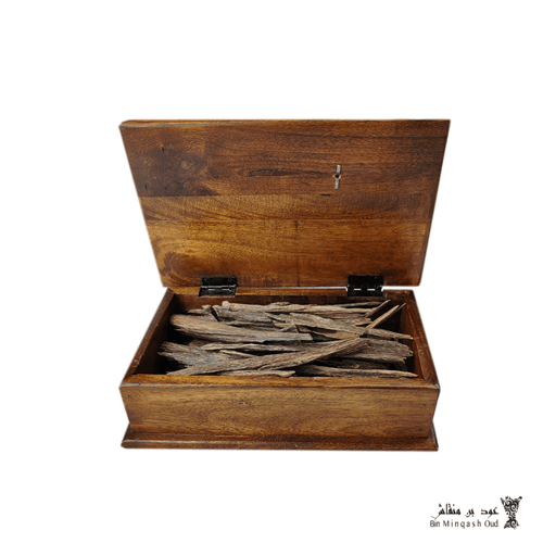 عود هندي سيوفي نادر من عود بن منقاش