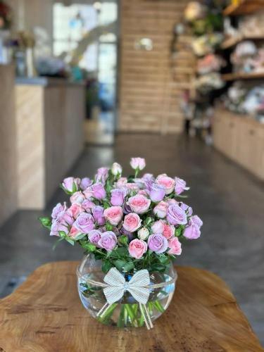 فازة الجوري الأنيق