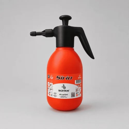 Italian 2L Manual Garden Water Sprayer