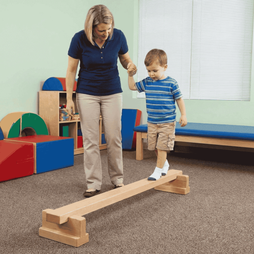 عارضة التوازن الخشبية