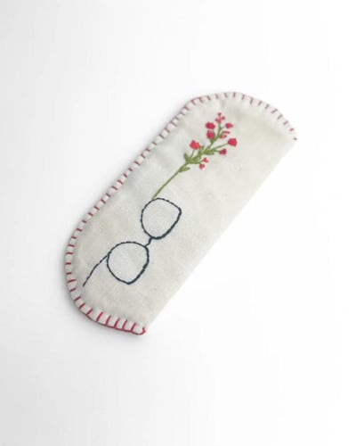 بيت نظارة مطرز يدوياً ( نظارة)